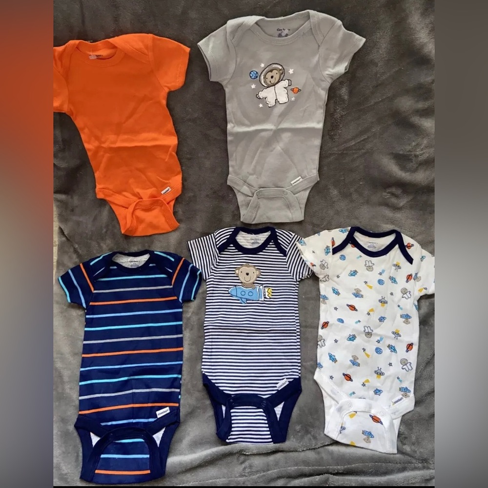 Baby Boys Gerber Onesies Lot Of 5 Size 0-3 Months